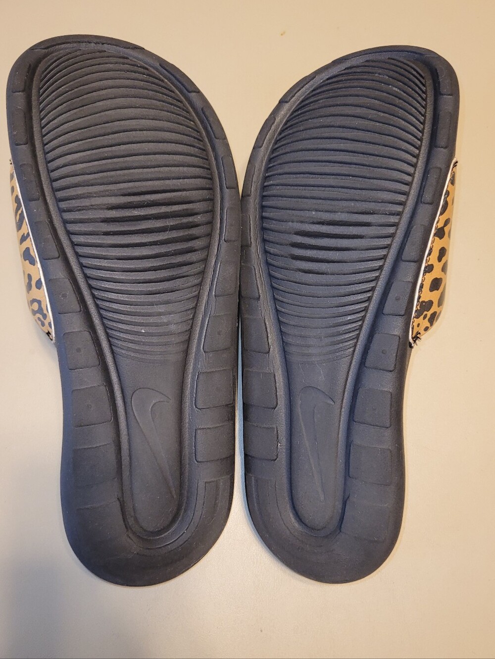 Nike Leopard-Print Slide Sandals - Black & Tan - Size 9 - Picture 5 of 8